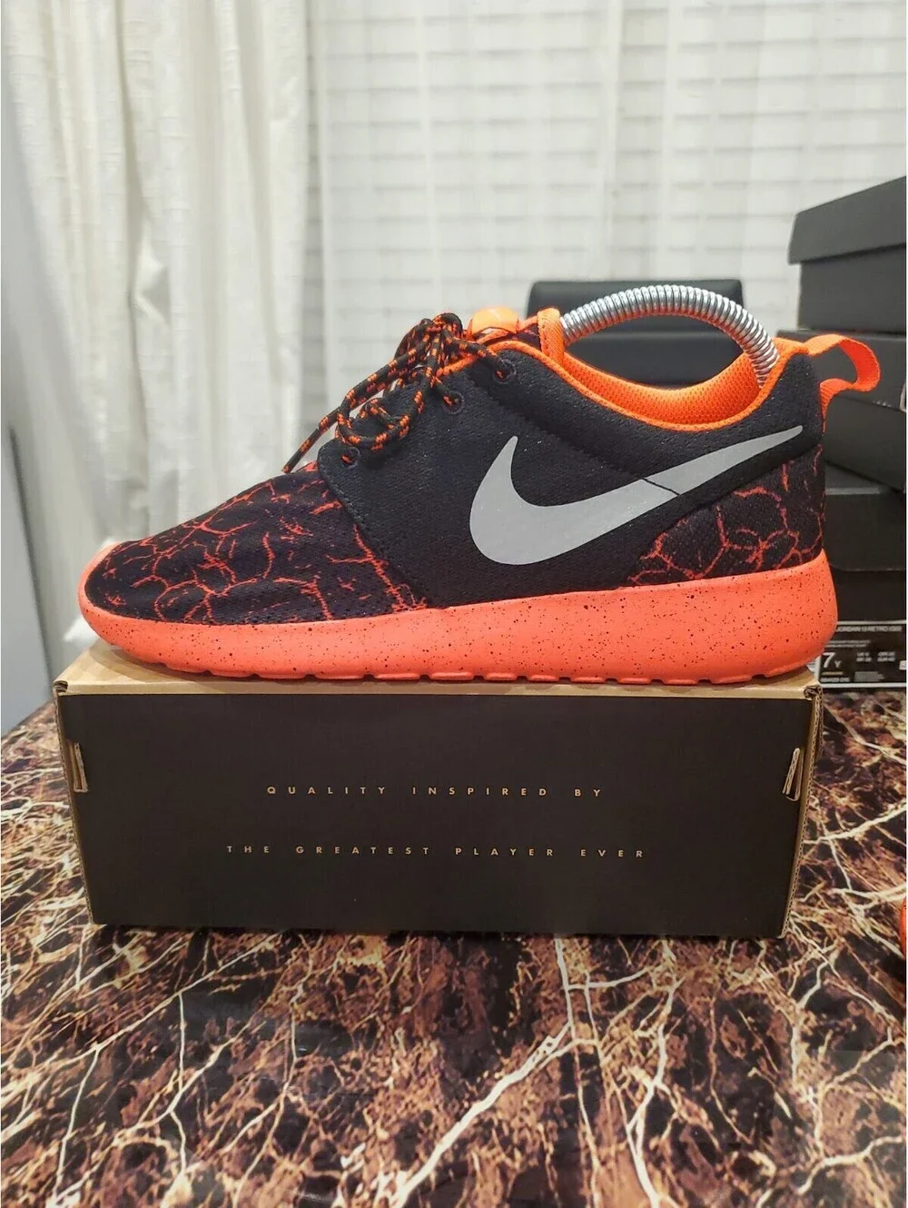 Nike Roshe Run Youth Size 7Y Shoes One Print Lava Black Crimson 807597 004